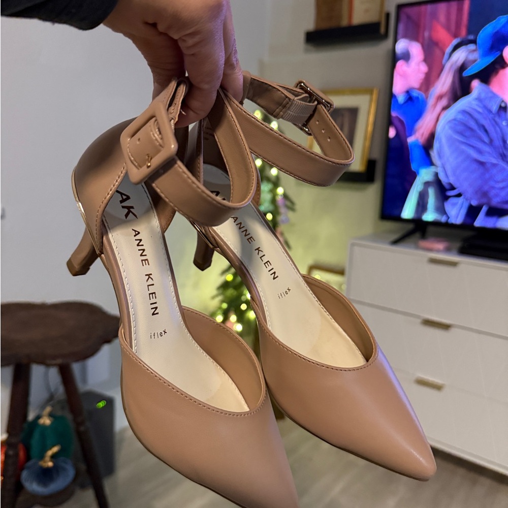 Anne Klein Kitten Heels | Women’s Size 7M